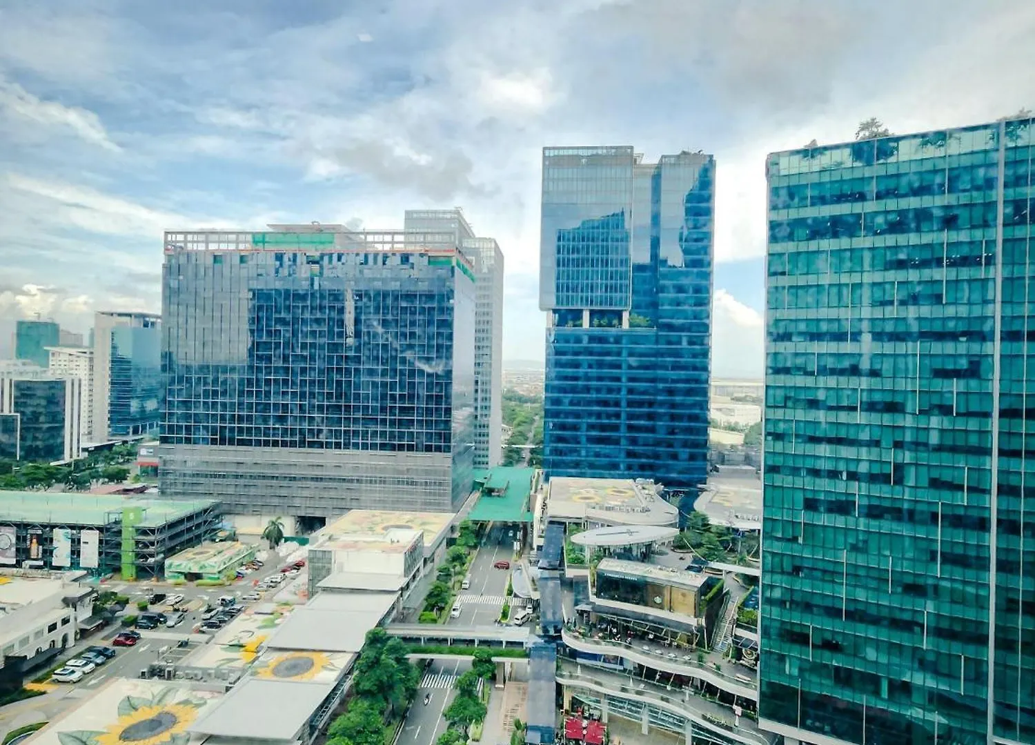 Angeliz Suites, Spacious Open Plan And Spectacular View At The 19Th, Walk To Uptown Mall Manila
